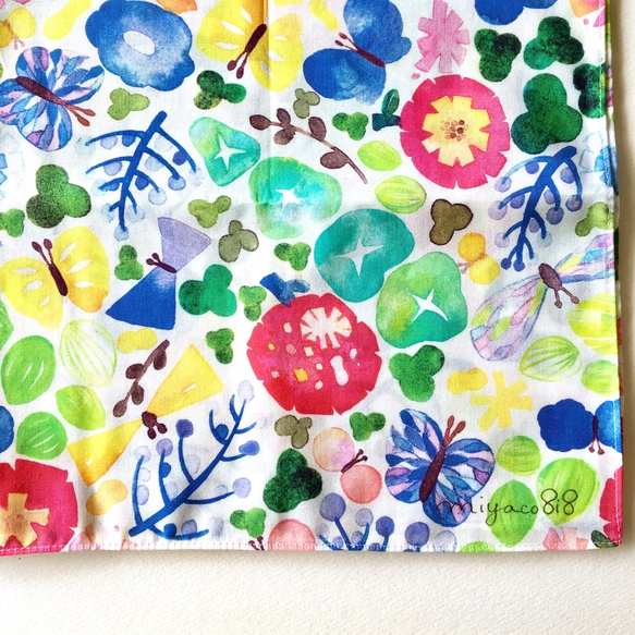 也可以當作絲巾的水彩畫手帕 「雨天散步」