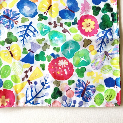 也可以當作絲巾的水彩畫手帕 「雨天散步」