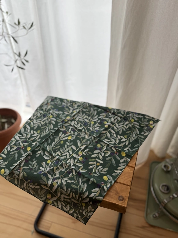 可當絲巾的水彩手帕「OLIVE」