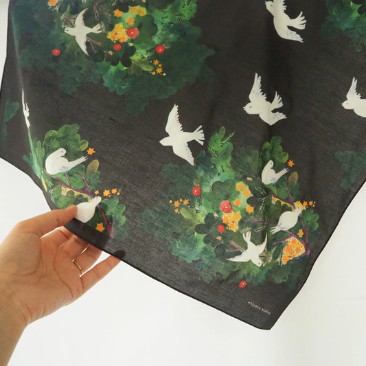 可以當絲巾使用的水彩畫手帕「冷杉與鳥」