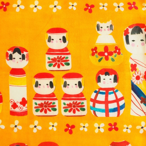 可作為絲巾的水彩手帕「東北木芥子娃娃」