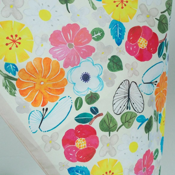 也能當作絲巾的水彩手帕「Garden」